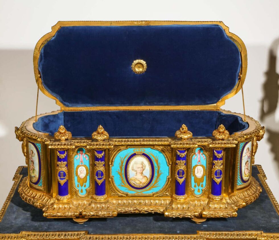 Rare Important French Ormolu Sevres Style Porcelain Jewelry Box on Bronze Table - Image 14