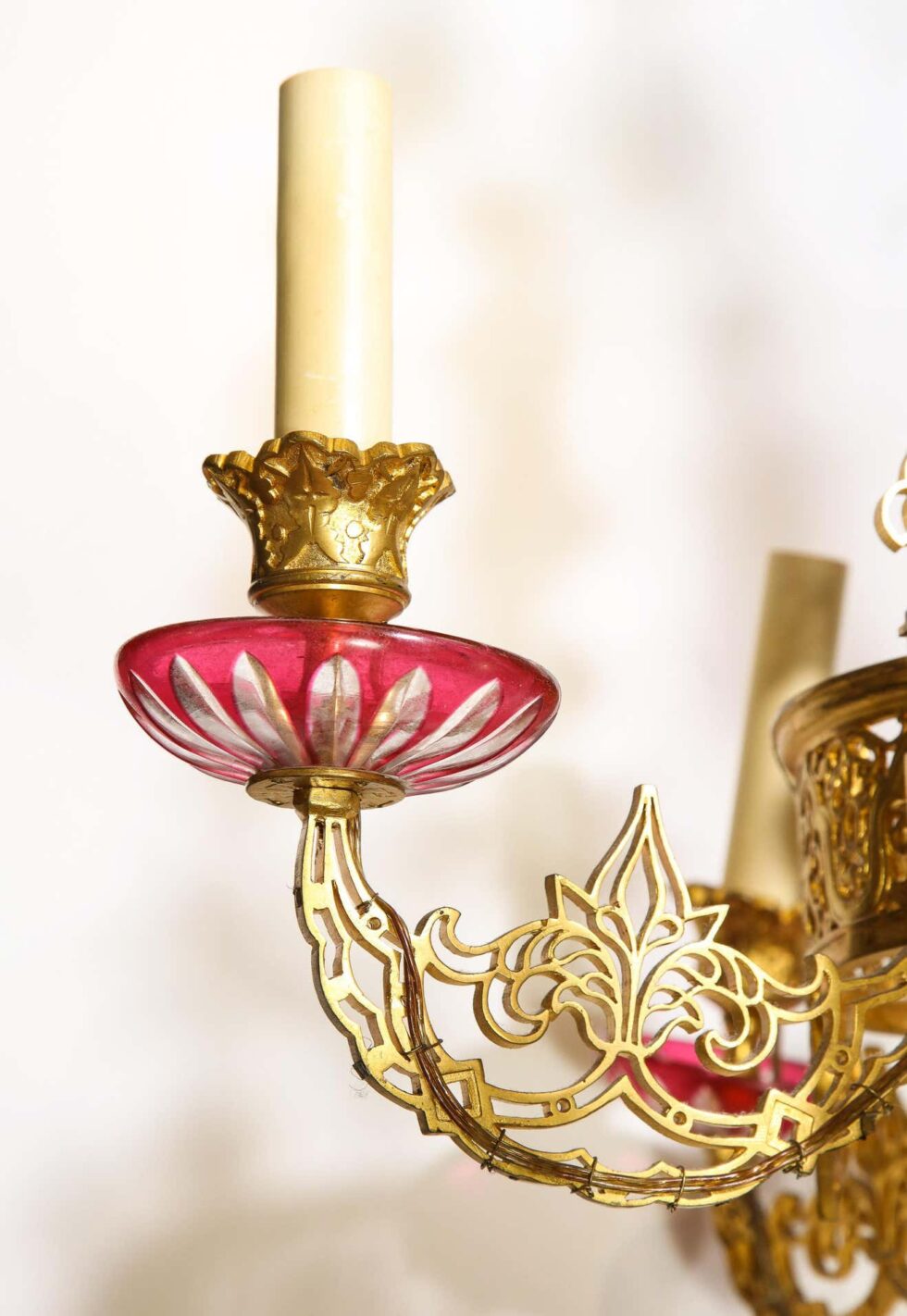 Exceptional and Rare Islamic Alhambra Bronze and Enameled Glass Chandelier - Image 18