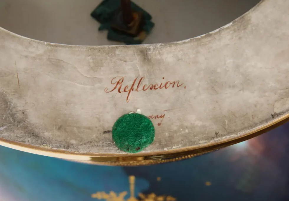 Monumental Royal Vienna Iridescent Porcelain Portrait Vase and Cover, circa 1880 - Image 15