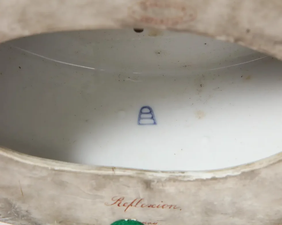 Monumental Royal Vienna Iridescent Porcelain Portrait Vase and Cover, circa 1880 - Image 16