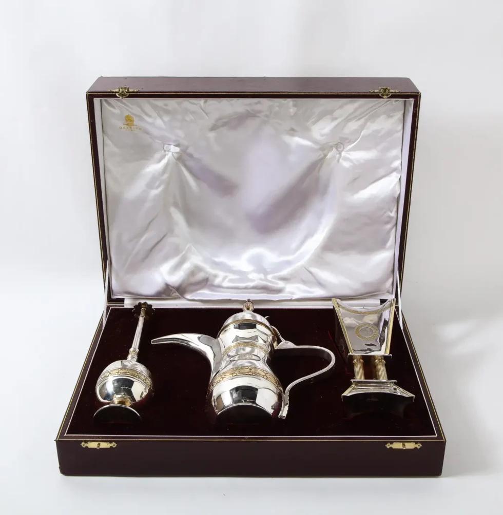Margaret Thatcher and State of Qatar, Garrard & Co. Silver Gilt Presentation Set - Image 2