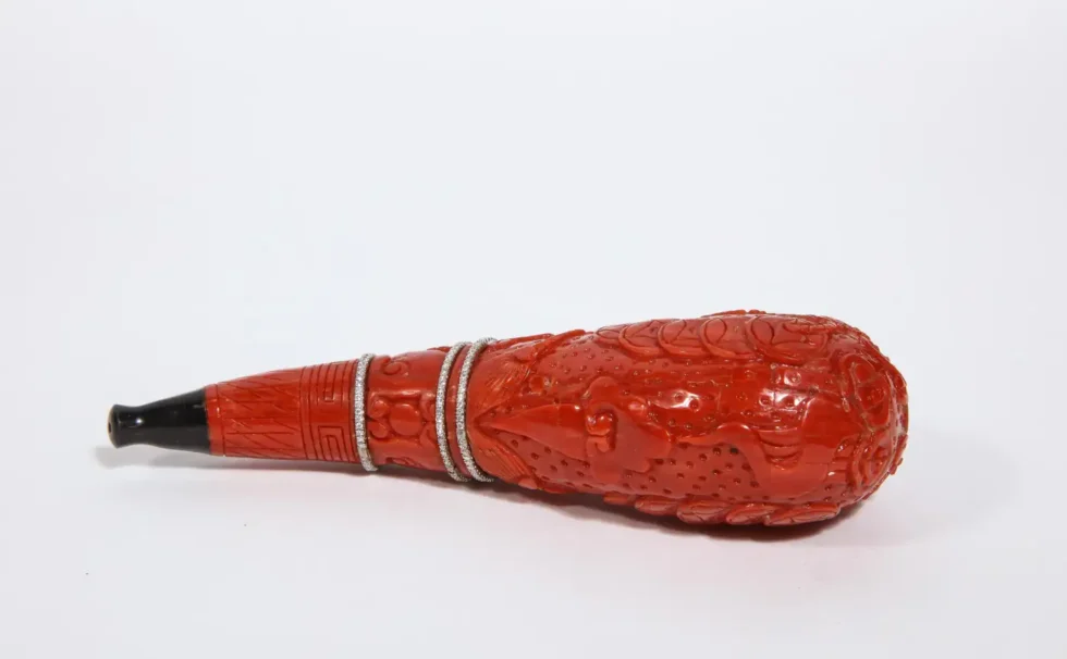 Contemporary Coral, 18k Gold, Diamonds, and Onyx Pipe - Image 8