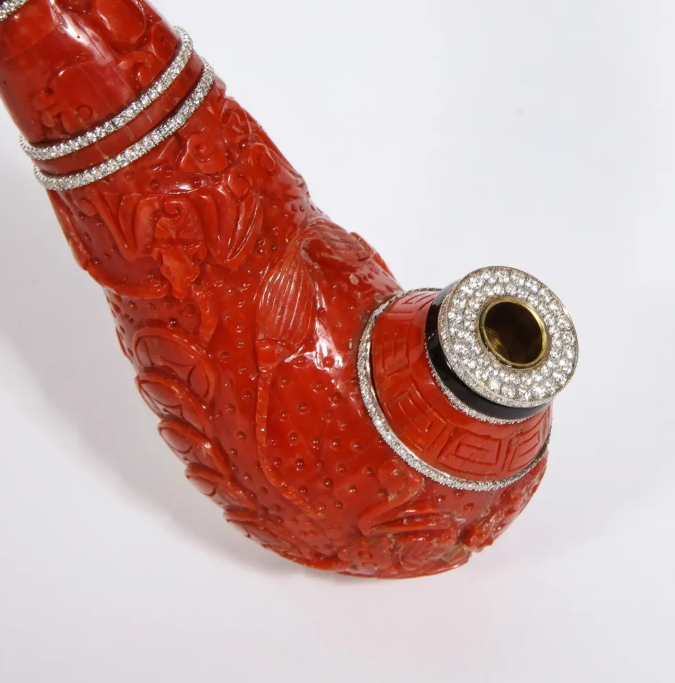 Contemporary Coral, 18k Gold, Diamonds, and Onyx Pipe - Image 12