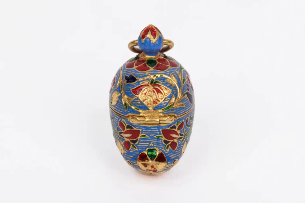 22K Indian Gold and Enamel Mango Shaped Pendant - Image 9