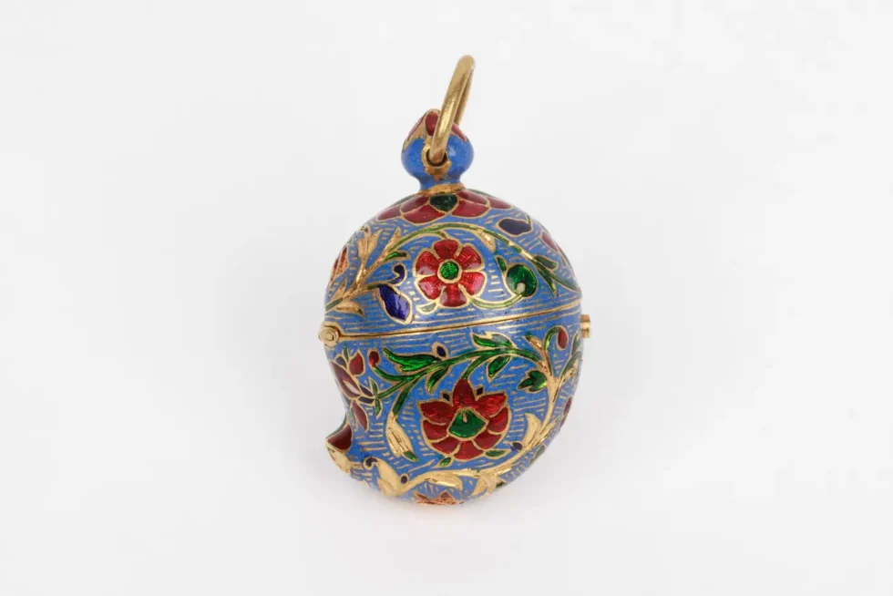 22K Indian Gold and Enamel Mango Shaped Pendant - Image 11