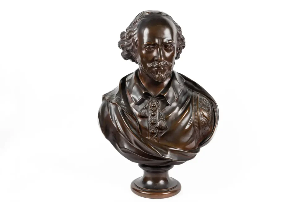 A Monumental French Patinated Bronze Bust of William Shakespeare, after Houdon - Image 2