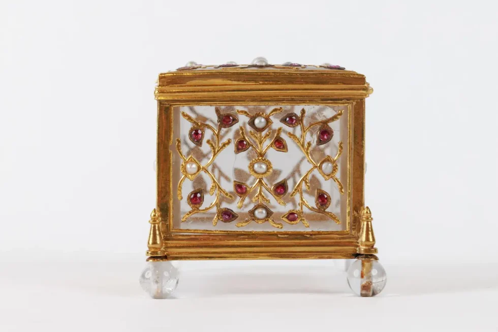 Fine Mughal Gem Set Rock Crystal and Gold Box, India, 18th Century - Image 11