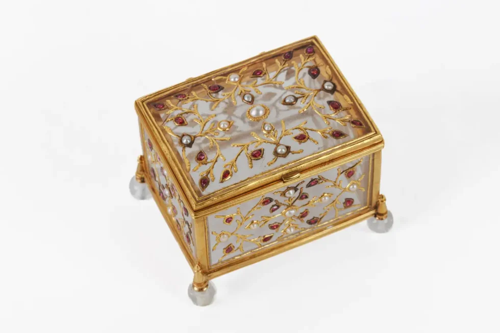 Fine Mughal Gem Set Rock Crystal and Gold Box, India, 18th Century - Image 9