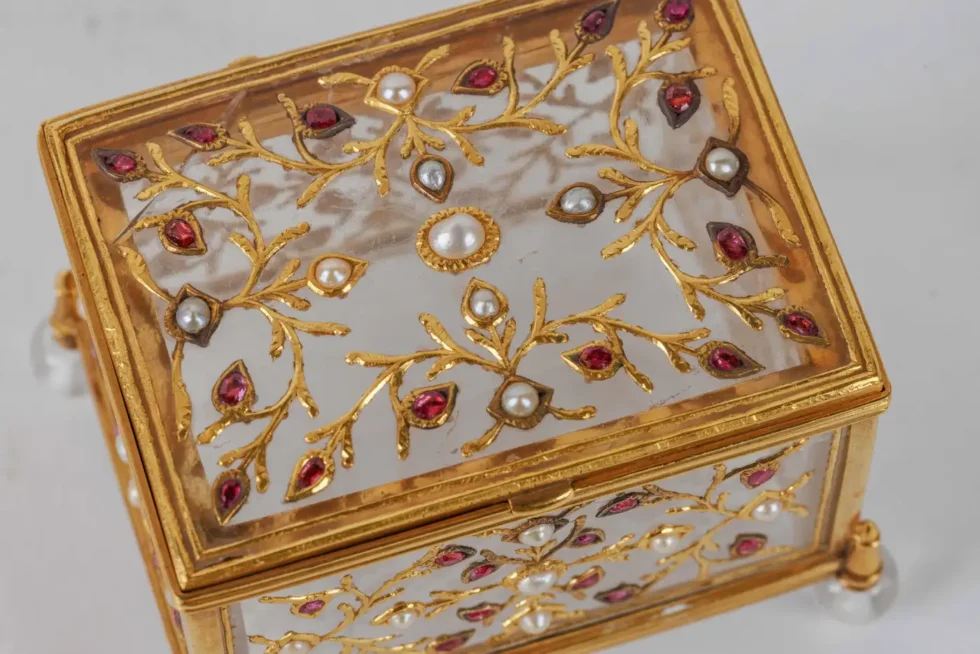 Fine Mughal Gem Set Rock Crystal and Gold Box, India, 18th Century - Image 5