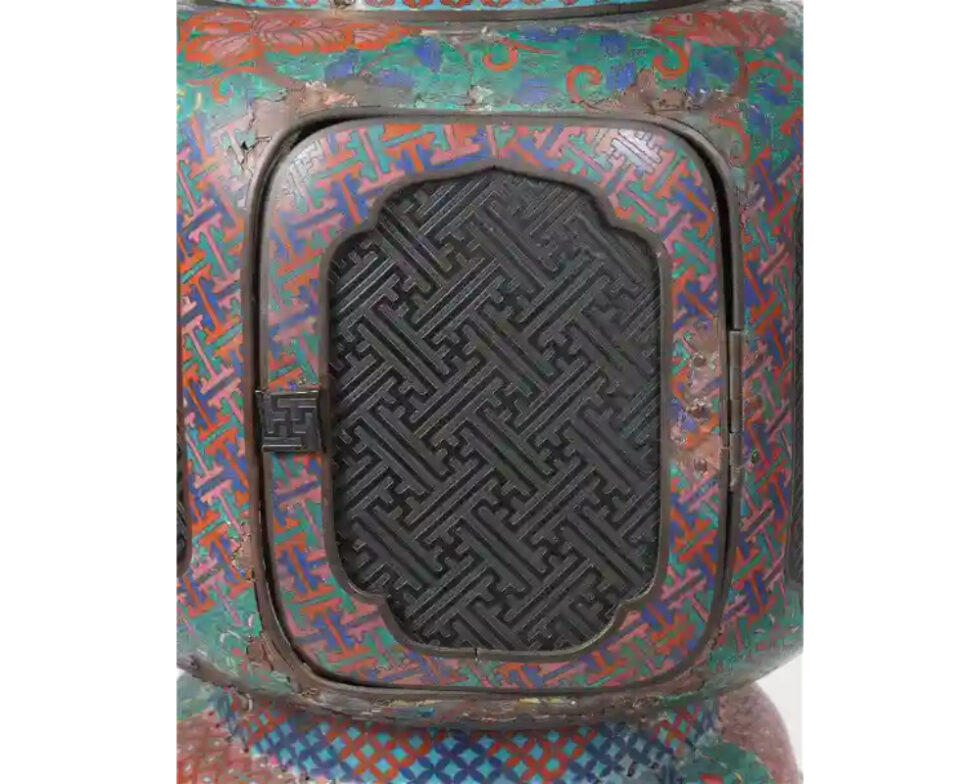 Large Pair of Japanese Cloisonne Enamel Lanterns Attributed to Kaji Tsunekichi - Image 4