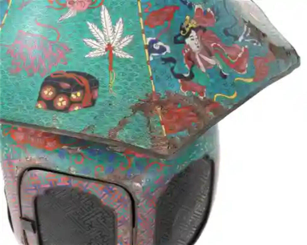 Large Pair of Japanese Cloisonne Enamel Lanterns Attributed to Kaji Tsunekichi - Image 9