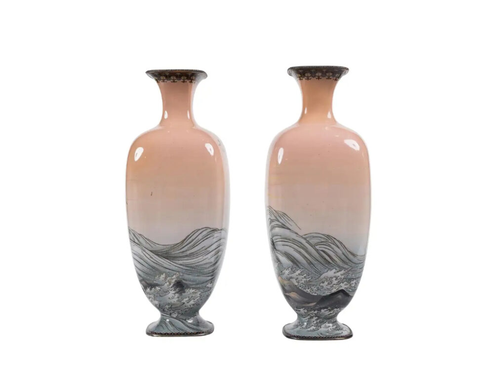 A Large Pair of Japanese Cloisonne Pink-Ground Vases Featuring Sunset and Cranes - Image 2