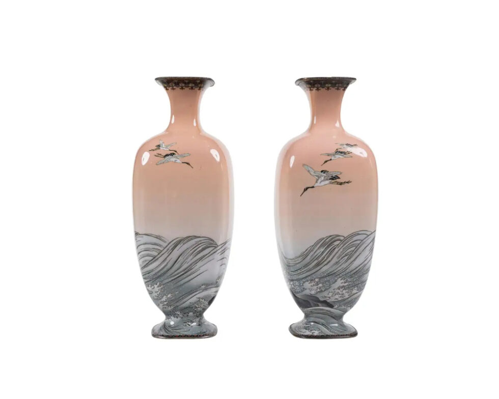 A Large Pair of Japanese Cloisonne Pink-Ground Vases Featuring Sunset and Cranes - Image 3