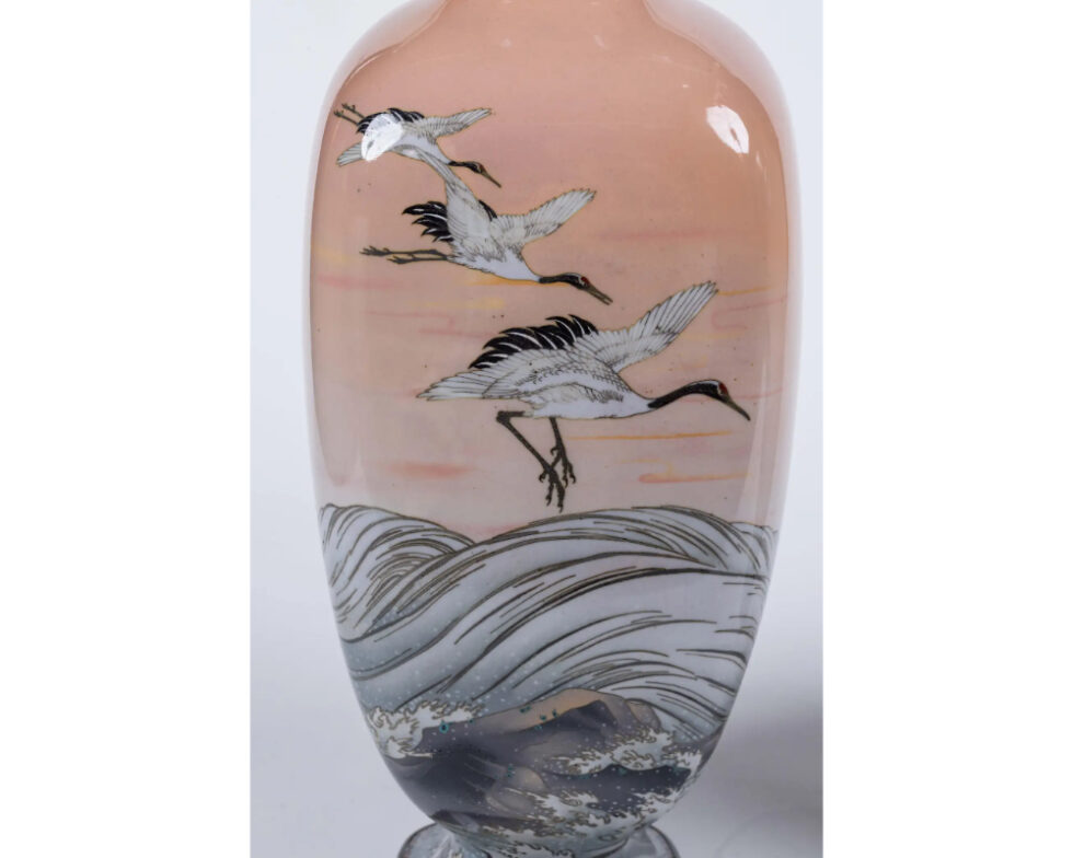 A Large Pair of Japanese Cloisonne Pink-Ground Vases Featuring Sunset and Cranes - Image 10