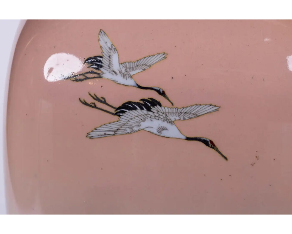 A Large Pair of Japanese Cloisonne Pink-Ground Vases Featuring Sunset and Cranes - Image 11