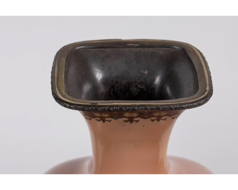 A Large Pair of Japanese Cloisonne Pink-Ground Vases Featuring Sunset and Cranes - Image 13