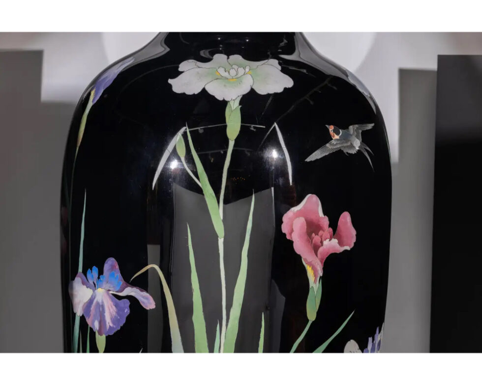 Palace-Sized Japanese Cloisonne Enamel Vase Adorned with Irises and Sparrows - Image 7