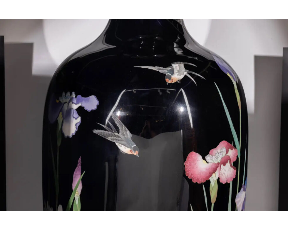 Palace-Sized Japanese Cloisonne Enamel Vase Adorned with Irises and Sparrows - Image 10