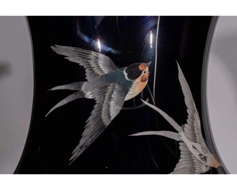 Palace-Sized Japanese Cloisonne Enamel Vase Adorned with Irises and Sparrows - Image 14