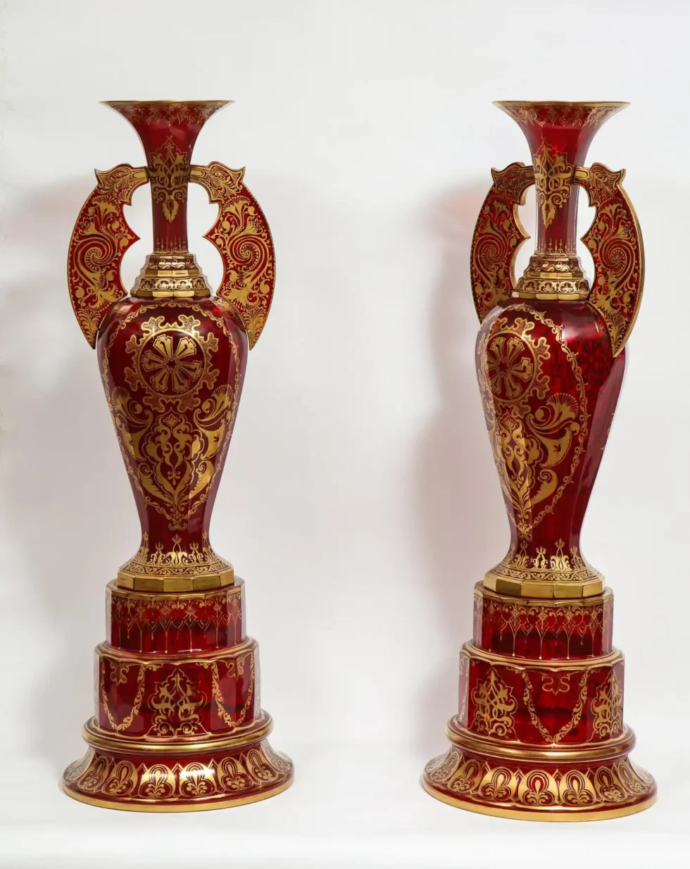 A monumental pair of ruby red gilt Bohemian "Alhambra" cut glass vases on stands, circa 1910 - Image 2