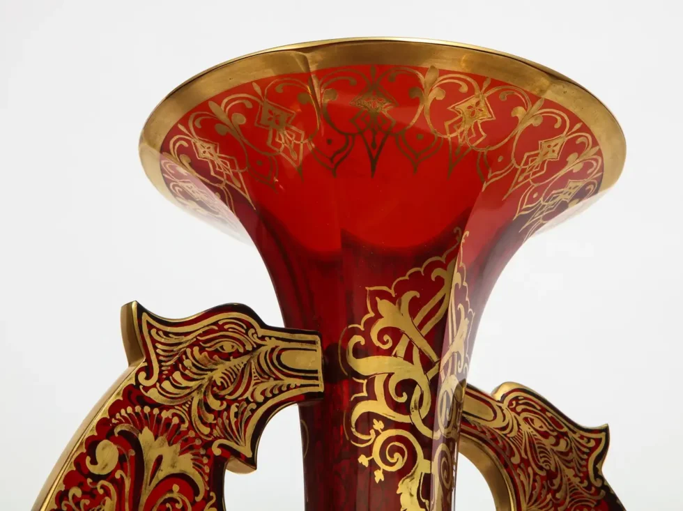 A monumental pair of ruby red gilt Bohemian "Alhambra" cut glass vases on stands, circa 1910 - Image 6