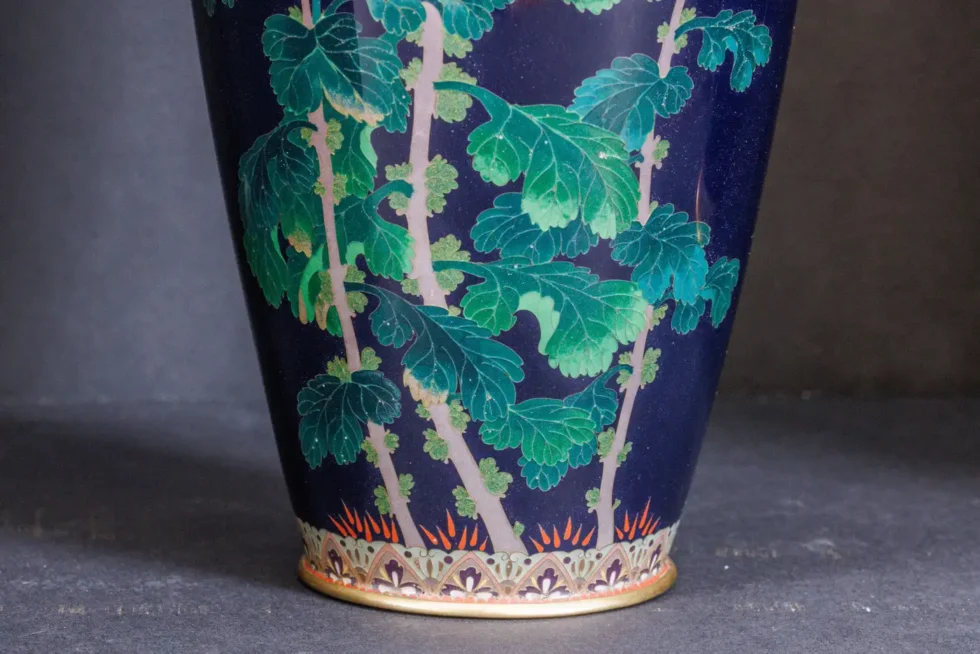 An Exquisite Pair Of Japanese Cloisonné Enamel Vases with Chrysanthemum Blossoms - Image 7