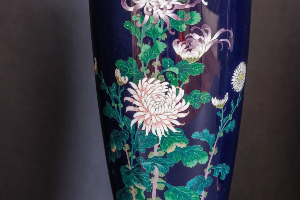 An Exquisite Pair Of Japanese Cloisonné Enamel Vases with Chrysanthemum Blossoms - Image 8