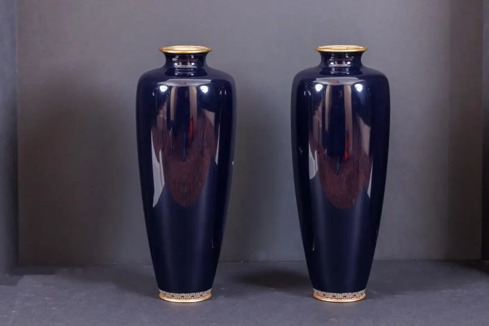 An Exquisite Pair Of Japanese Cloisonné Enamel Vases with Chrysanthemum Blossoms - Image 11
