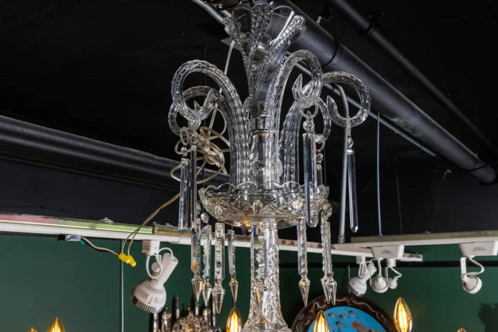 Cristalleries De Baccarat, a Large French Green and Clear Cut-Crystal Chandelier - Image 8