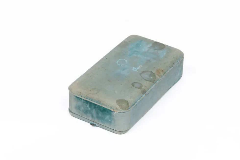 Exquisite Victorian English Gold and Scottish Agate Perfume Bottle, Circa 1870 - Image 3