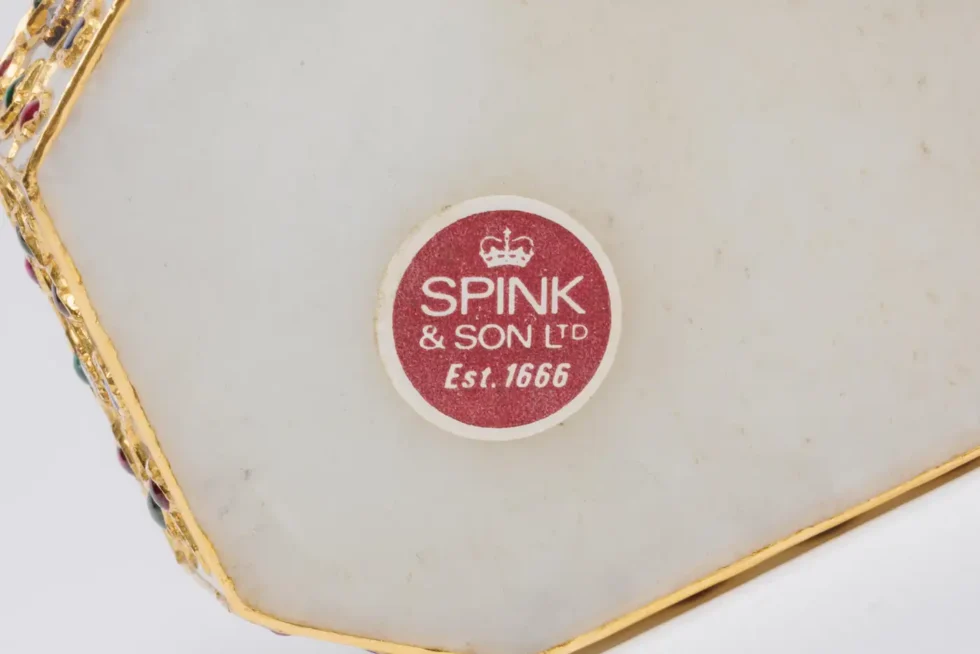 An Imperial Mughal Gold Jade Box Set With Diamonds and Semi Precious Stones - Image 3