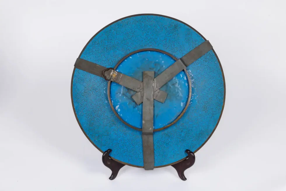 An Exquisite Large Pair of Meiji Period Cloisonné Enamel Plates with Tsubas - Image 10
