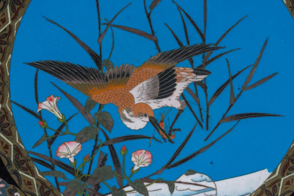 An Exquisite Large Pair of Meiji Period Cloisonné Enamel Plates with Tsubas - Image 9