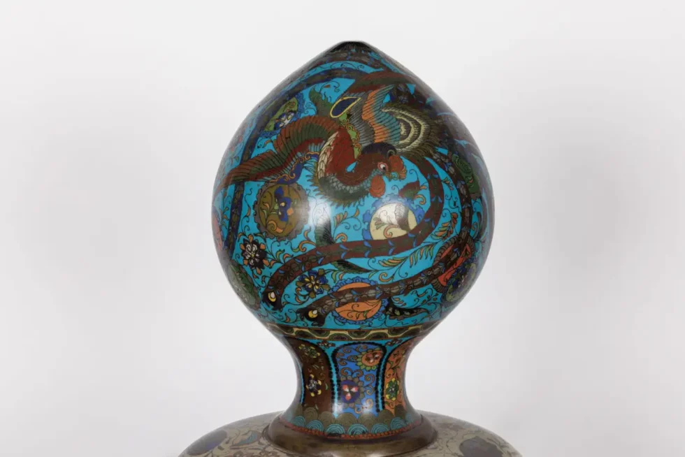 A Palatial Meiji Cloisonné Pink & Yellow Enamel Covered Jar with Butterflies - Image 5