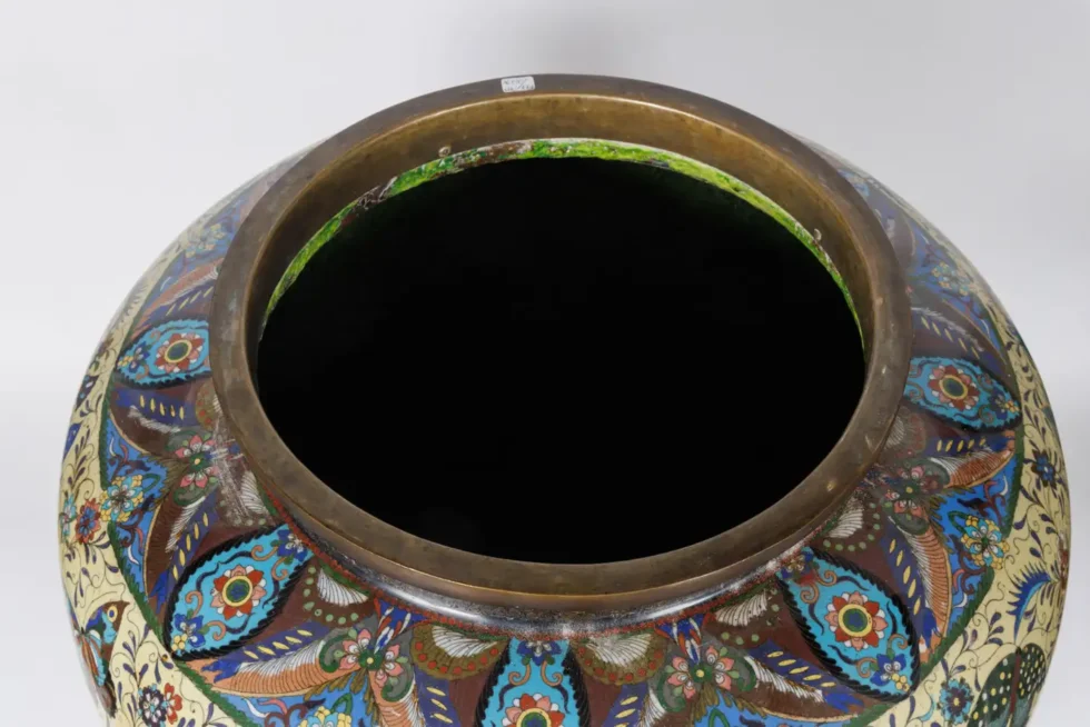 A Palatial Meiji Cloisonné Pink & Yellow Enamel Covered Jar with Butterflies - Image 10