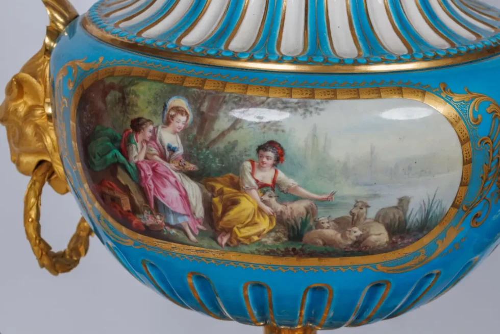 A Monumental and Exceptional French Ormolu and Turquoise Sevres Porcelain Clock - Image 9