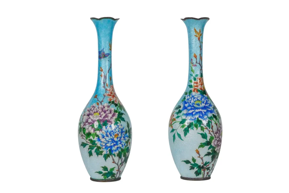 An Exquisite and Large Pair of Meiji Japanese Ginbari Cloisonne Enamel Vases - Image 2