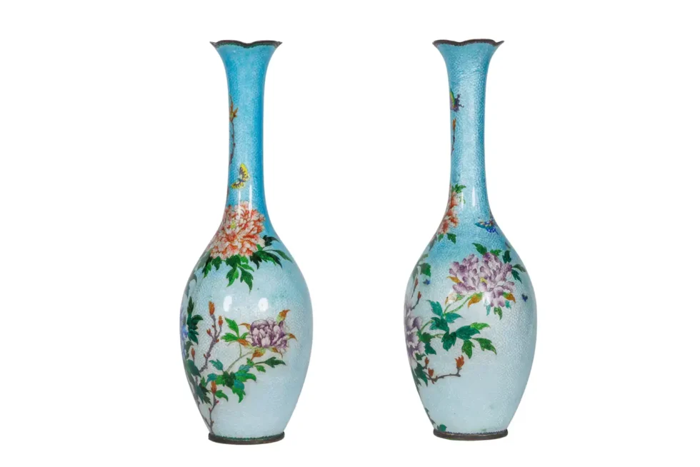 An Exquisite and Large Pair of Meiji Japanese Ginbari Cloisonne Enamel Vases - Image 4