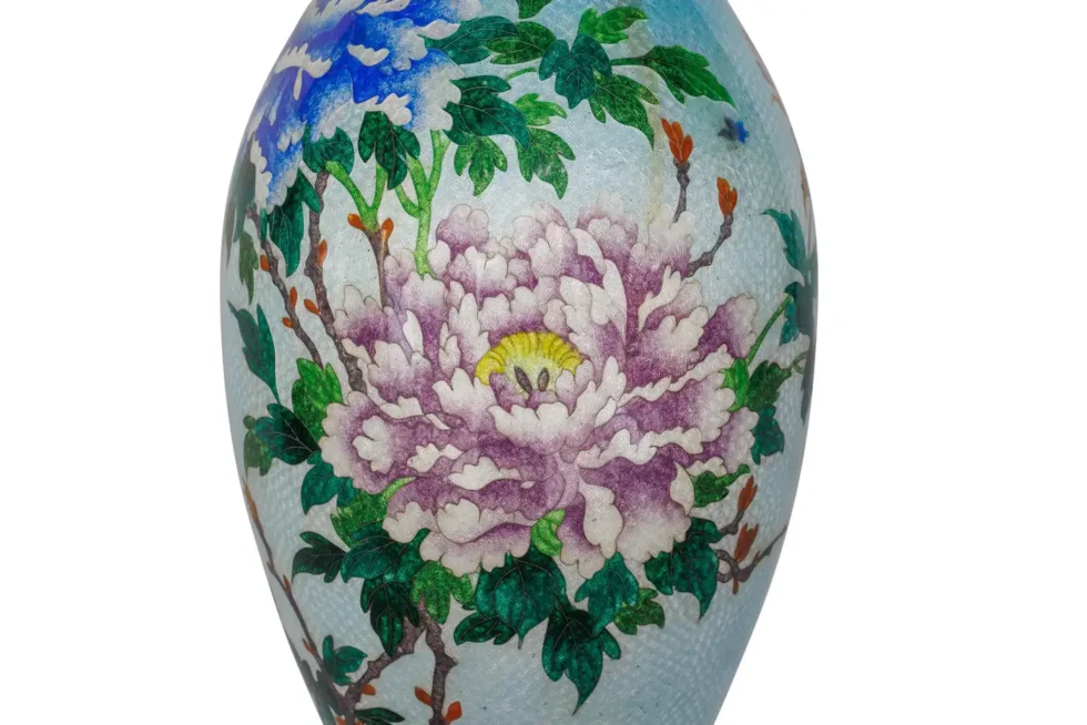 An Exquisite and Large Pair of Meiji Japanese Ginbari Cloisonne Enamel Vases - Image 5