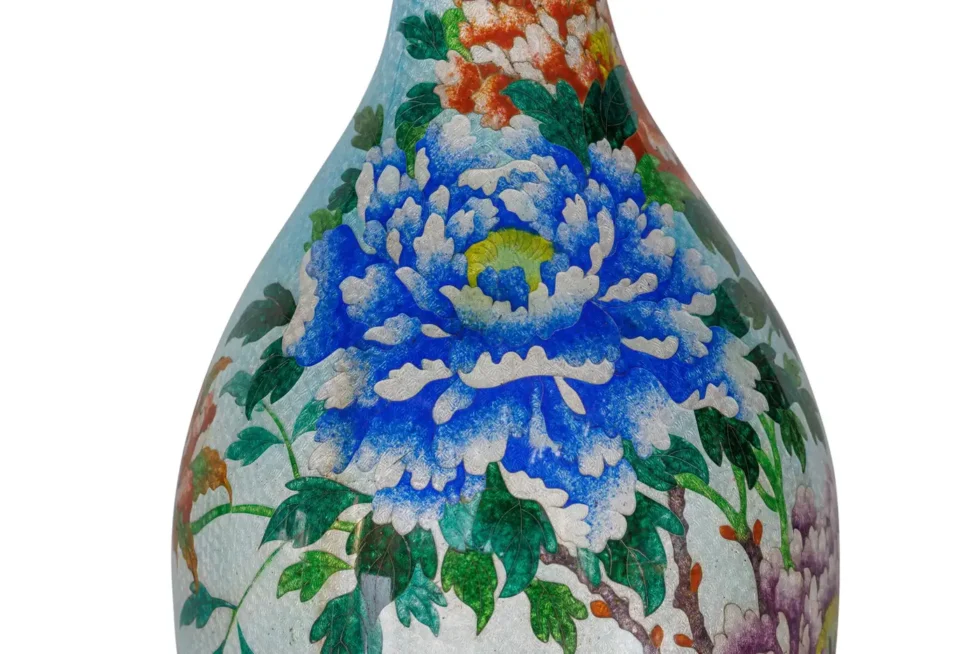 An Exquisite and Large Pair of Meiji Japanese Ginbari Cloisonne Enamel Vases - Image 6