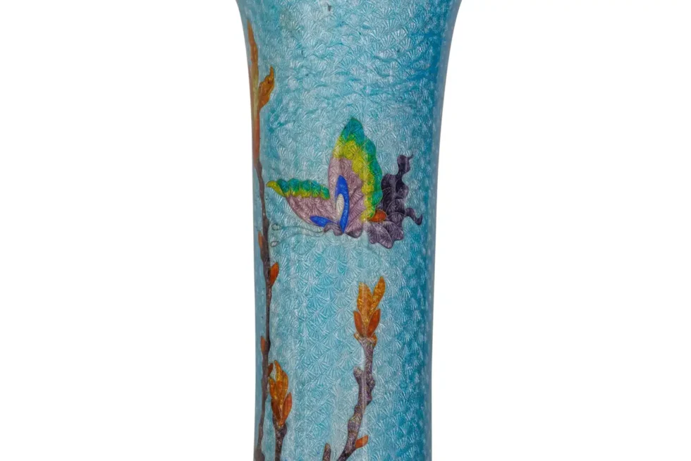 An Exquisite and Large Pair of Meiji Japanese Ginbari Cloisonne Enamel Vases - Image 7