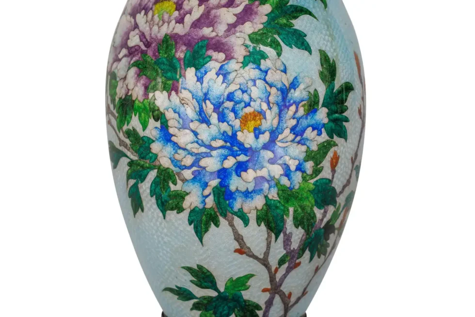 An Exquisite and Large Pair of Meiji Japanese Ginbari Cloisonne Enamel Vases - Image 9