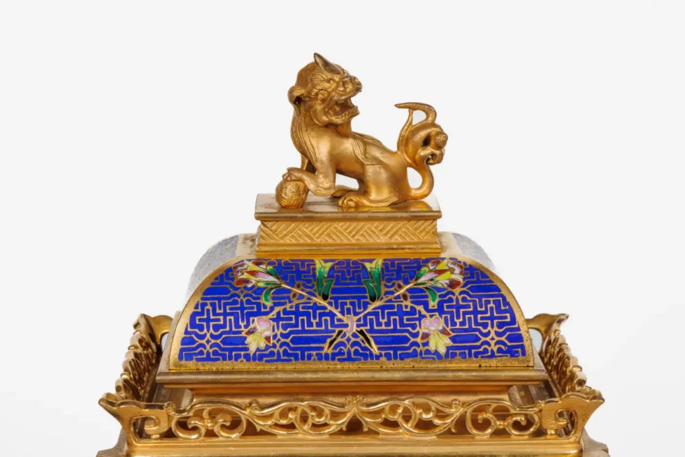 An Exceptional French Japonisme Ormolu and Champleve Enamel Five Piece Clock Set - Image 15