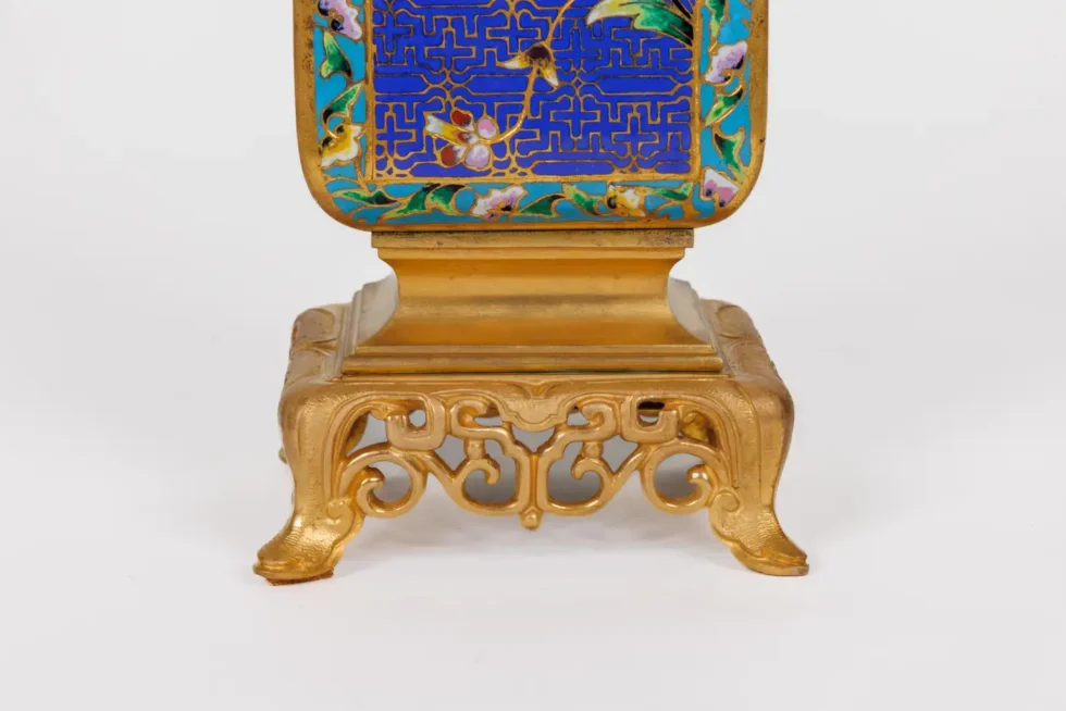 An Exceptional French Japonisme Ormolu and Champleve Enamel Five Piece Clock Set - Image 9