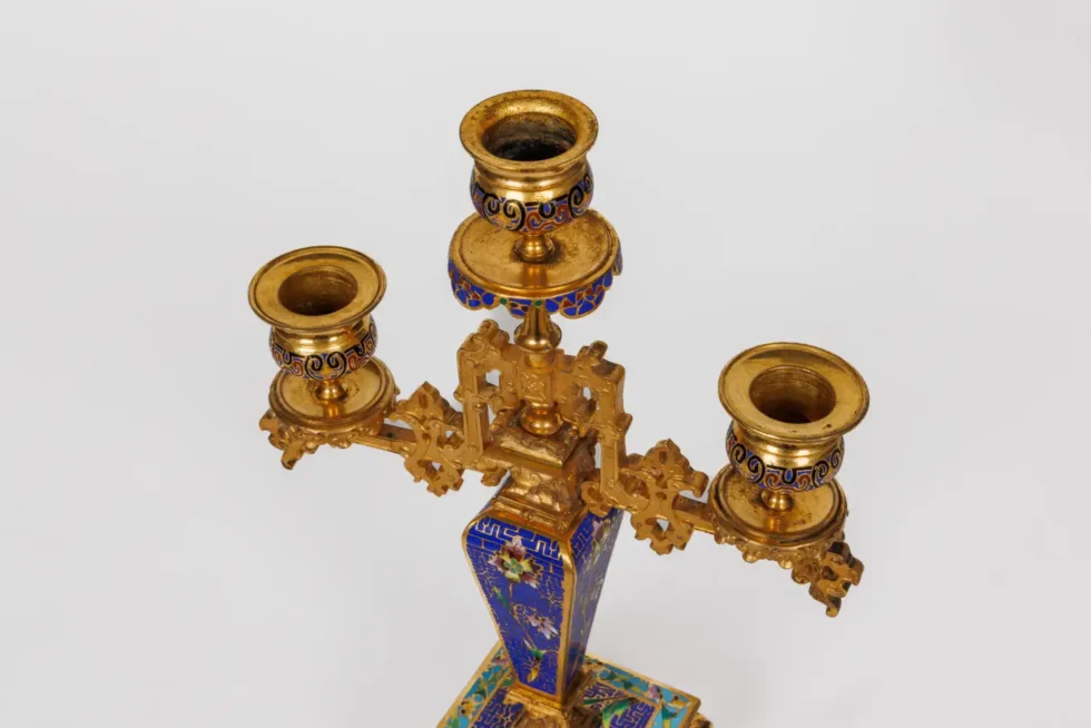 An Exceptional French Japonisme Ormolu and Champleve Enamel Five Piece Clock Set - Image 2
