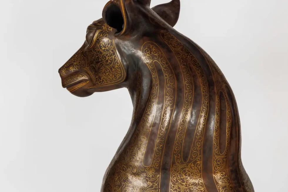 An Exceptional Life-Size Middle Eastern Gold-Inlaid Steel Deer Sculpture - Image 2