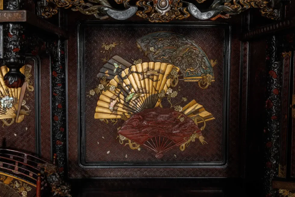 An Imperial Japanese Meiji Shibayama Tea Cabinet by The Tokugawa Samurai Clan - Image 14