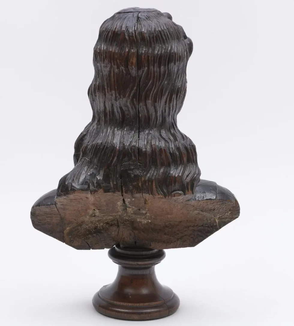 A Monumental 16th Century Renaissance Carved Oak Bust of Jesus Christ - Image 4