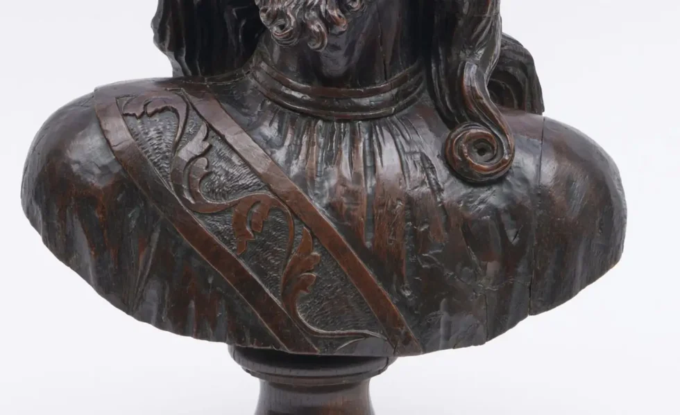 A Monumental 16th Century Renaissance Carved Oak Bust of Jesus Christ - Image 7