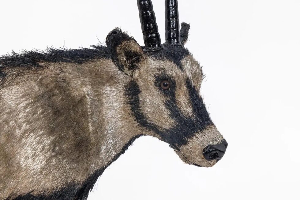 Desert Majesty: A Majestic Buccellati Sterling Silver Arabian Oryx - Image 9